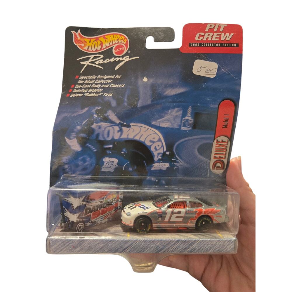 Hot Wheels Racing Pit Crew Jeremy Mayfield 12 Mobil 1 Taurus Silver Tool Box